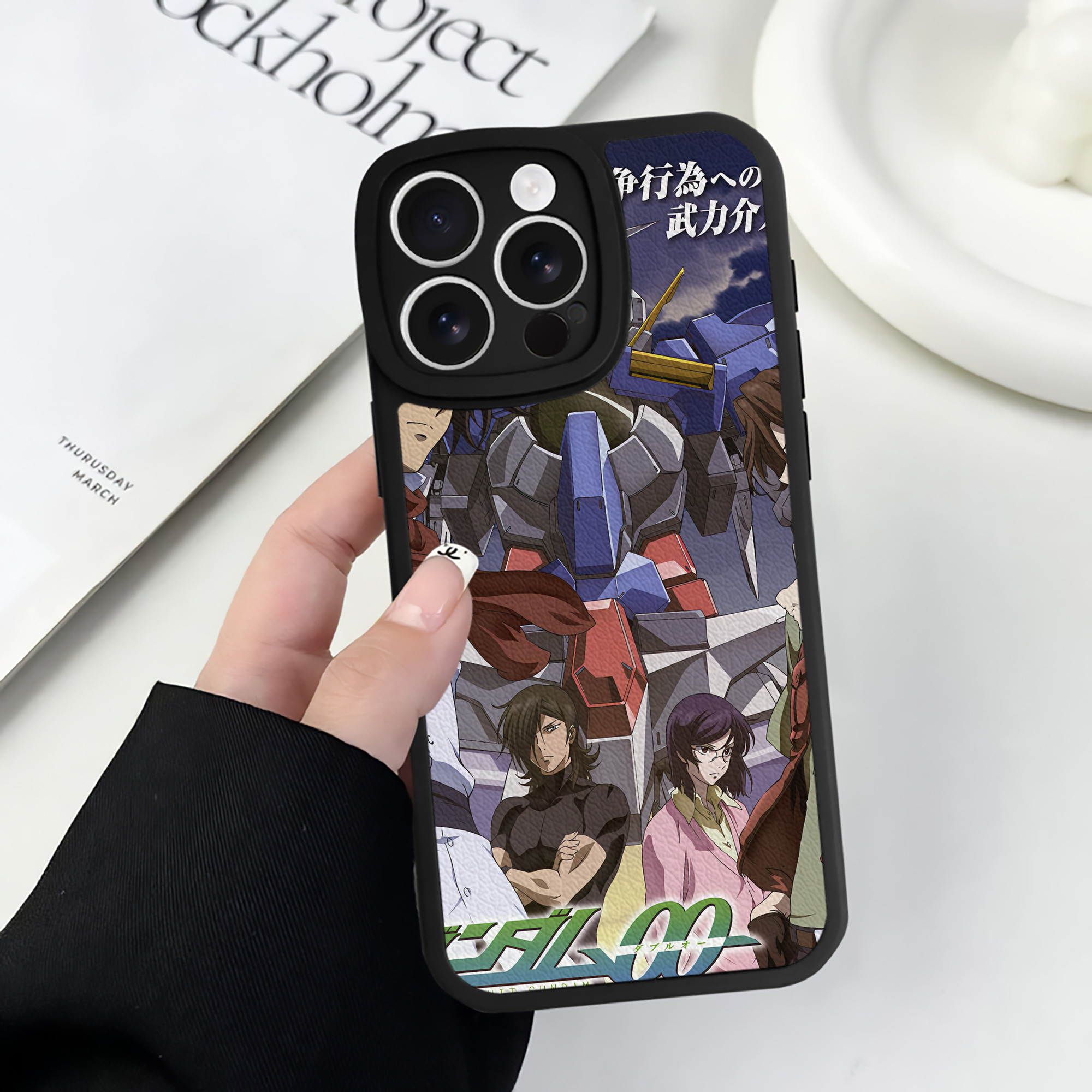 （画像用） 機動戦士ガンダム Mobile Suit Gundam 【iPhone 16シリーズ対応】シリコンスマホケース（レザー調） 材質：シリコン
